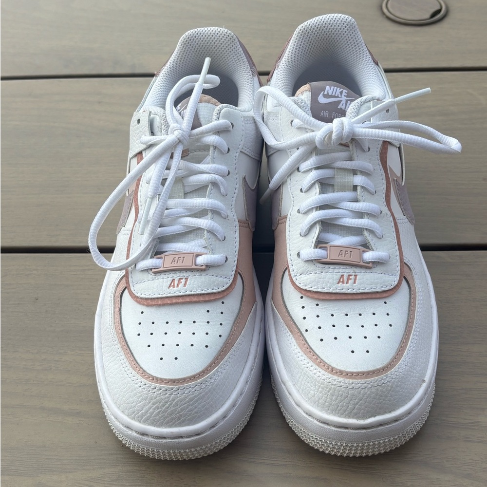 Nike Women's White and Light Pink Sneakers